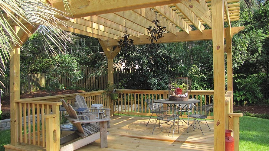 Florida Fence and Outdoor Living is a locally owned company, by Ali and Jay  Kelly, natives of Tallahassee Florida