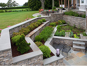 Ohio backyard retaining wall with Eldorado Stone