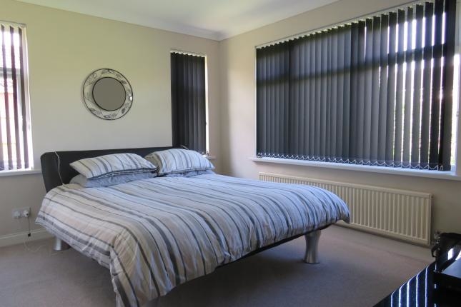 Bedroom with four poster bed