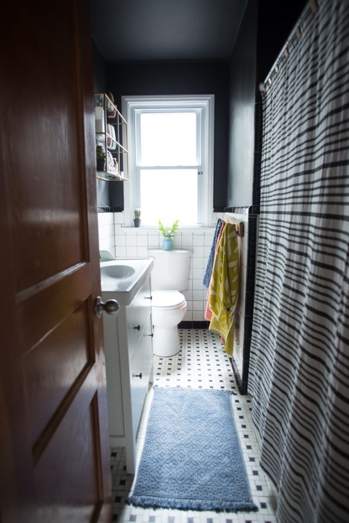 small full bathroom