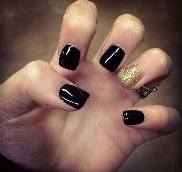 cool Black gold glitter gel nail art design