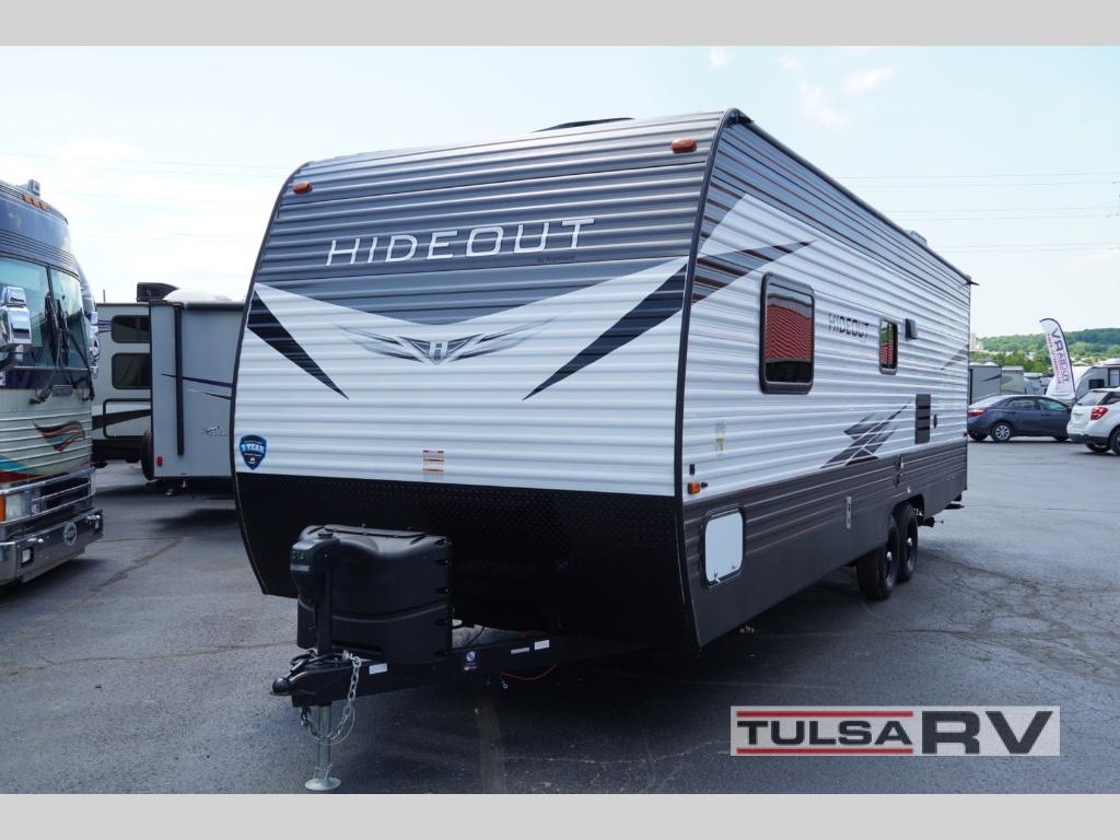 2017 Keystone Premier 22RBPR This 26' 4” long RV has a dry weight of  4,827lbs which makes towing a cinch! The outdoor shower is a great place to  get